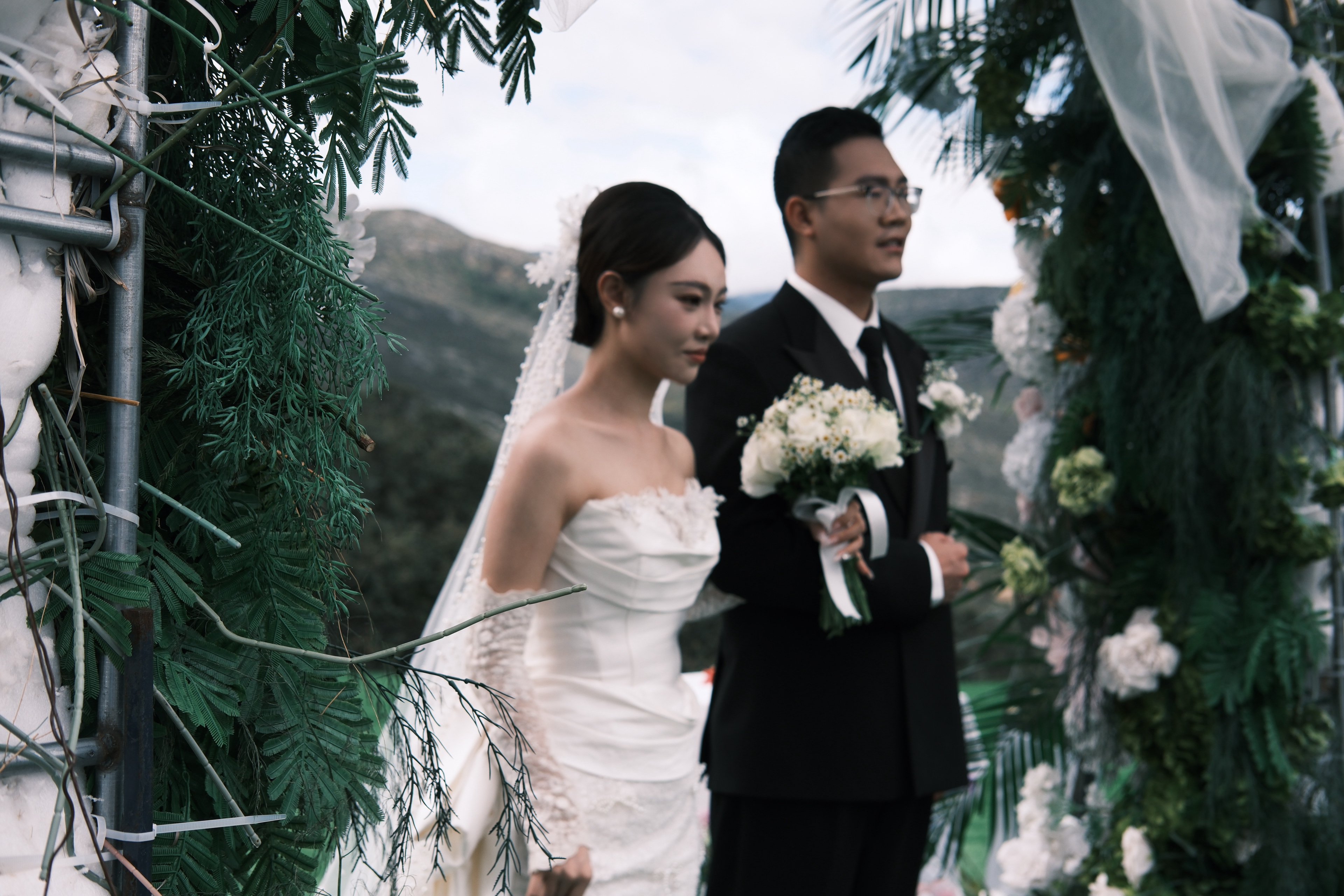 玉龙雪山婚礼宾客合影 - 在雪山前留下珍贵回忆